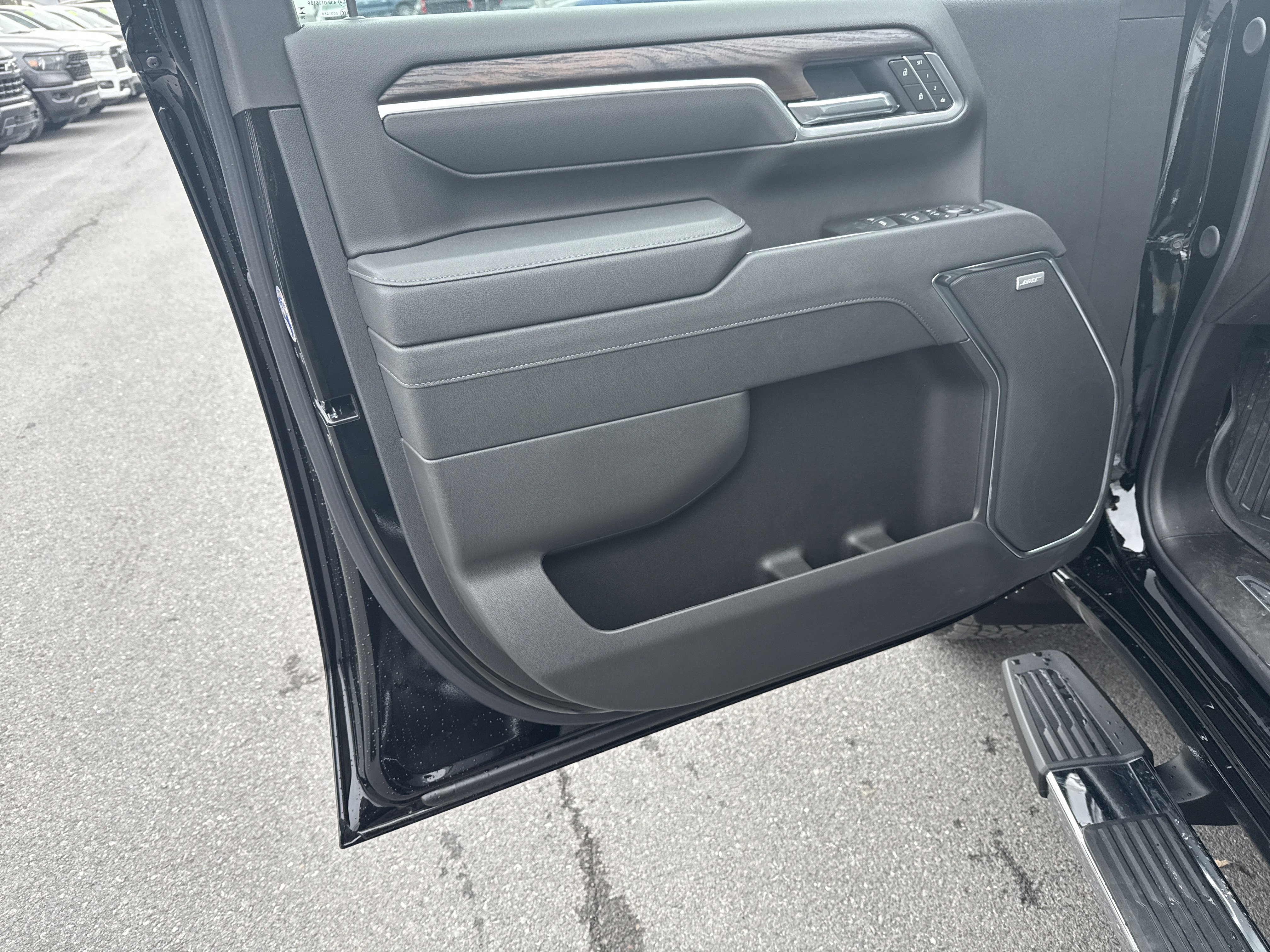 New 2026 GMC Sierra 2500 SLT w/ SLT Convenience Package image 15