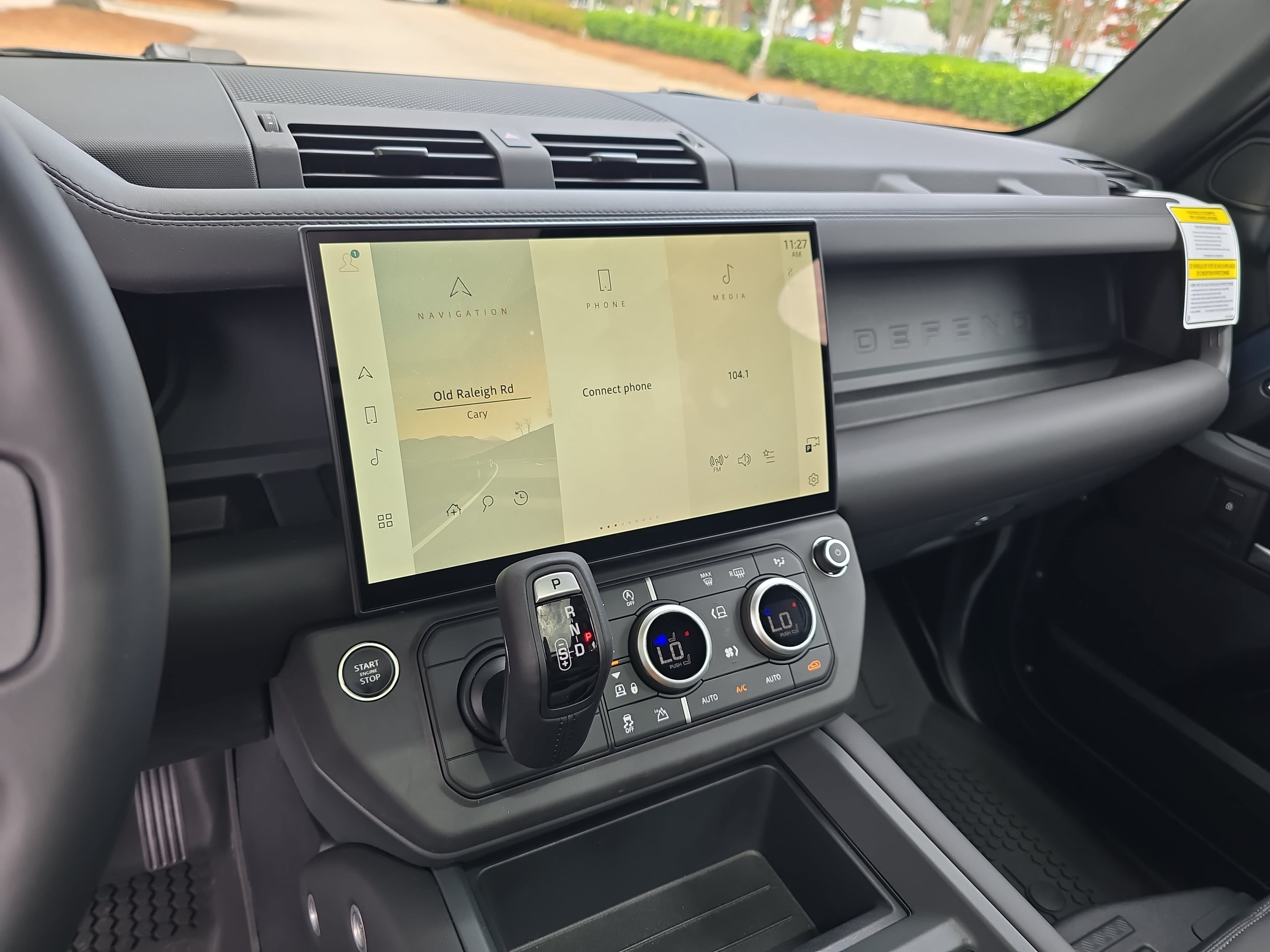 New 2026 Land Rover Defender 110 X-Dynamic SE AWD/4WD image 19