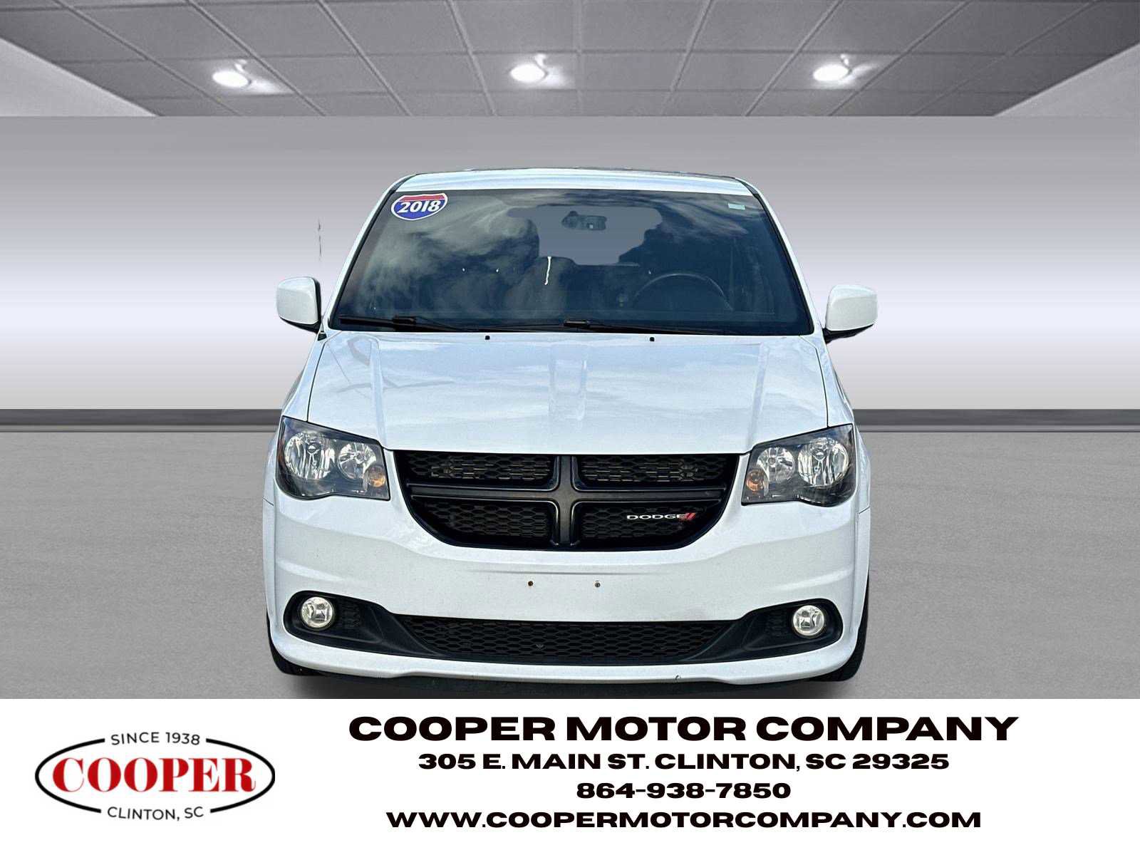Used 2018 Dodge Grand Caravan SE image 2