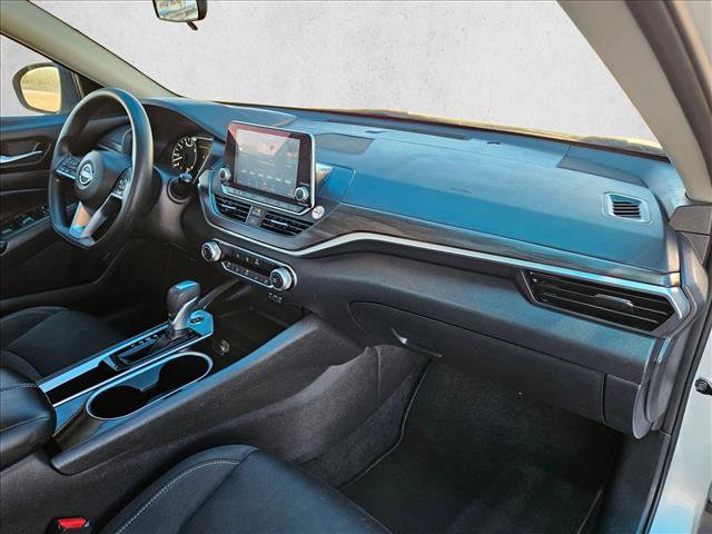 Used 2024 Nissan Altima 2.5 SV image 21