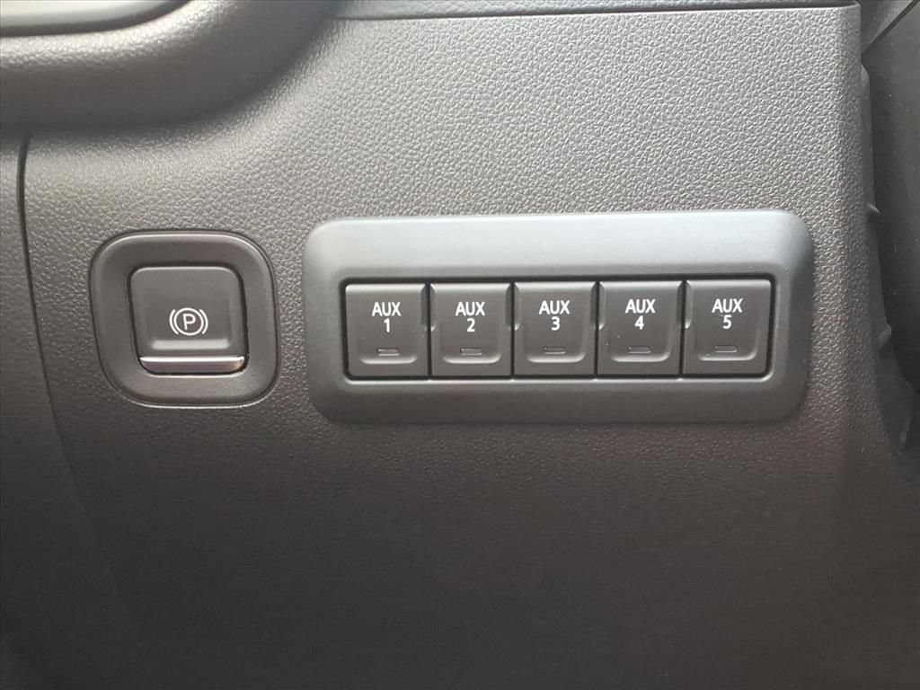 Used 2023 Chevrolet Silverado 2500 Custom w/ Custom Value Package AWD/4WD image 21