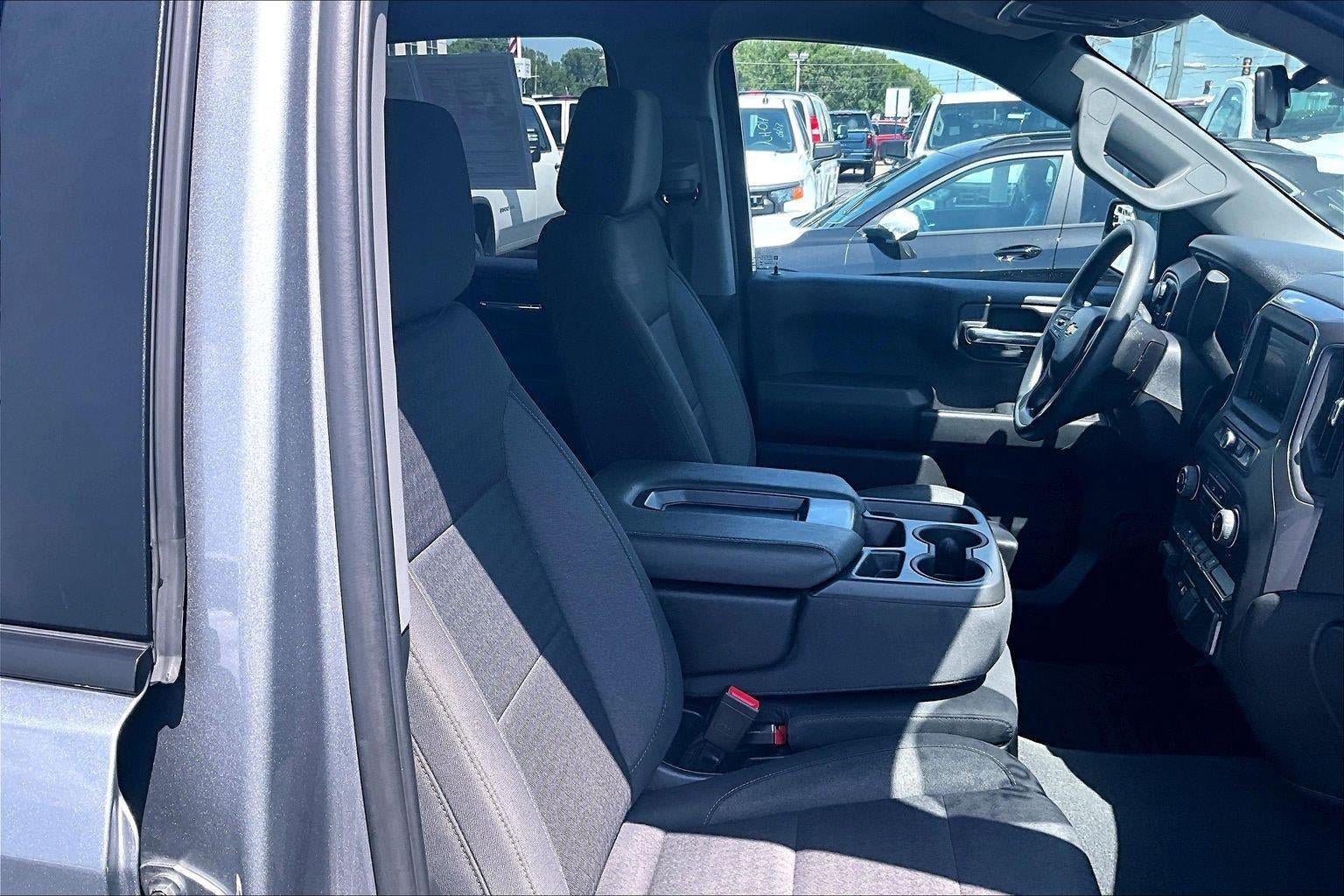 Used 2023 Chevrolet Silverado 1500 Custom AWD/4WD image 7