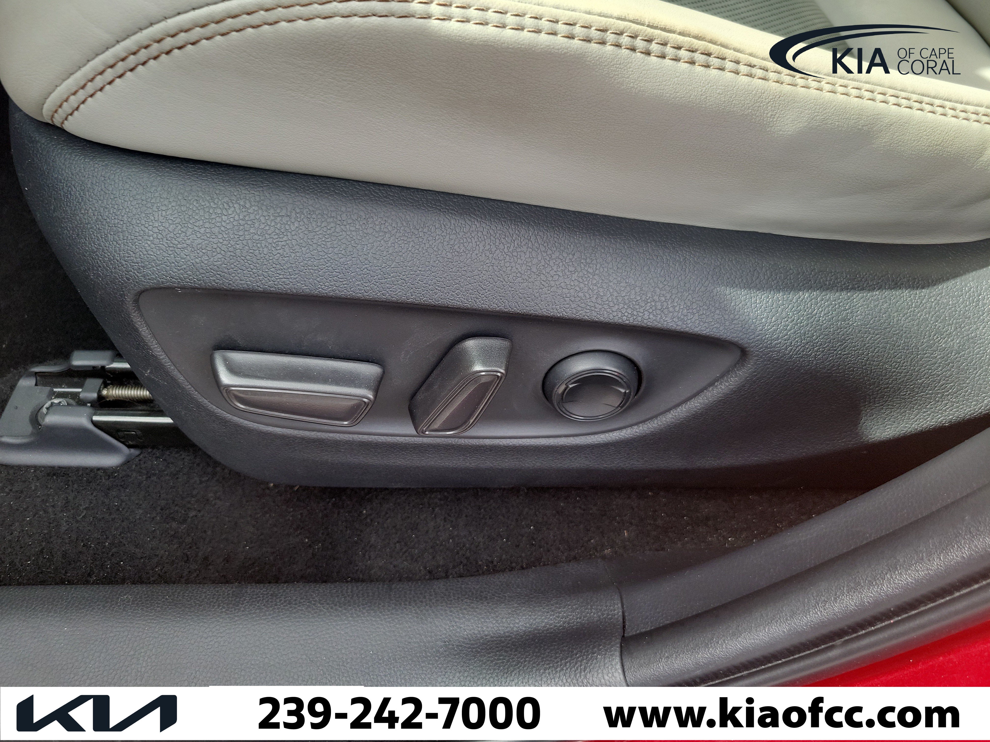 Used 2024 Toyota RAV4 Limited w/ Advanced Technology Package FWD image 23