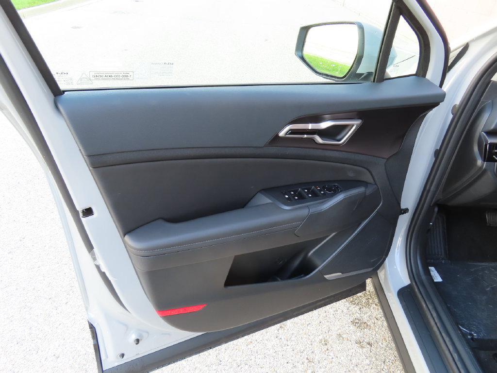 New 2026 Kia Sportage EX w/ EX Panorama Roof Package FWD image 23