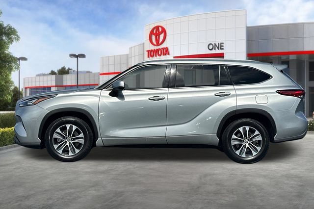 Certified 2020 Toyota Highlander XLE FWD image 9