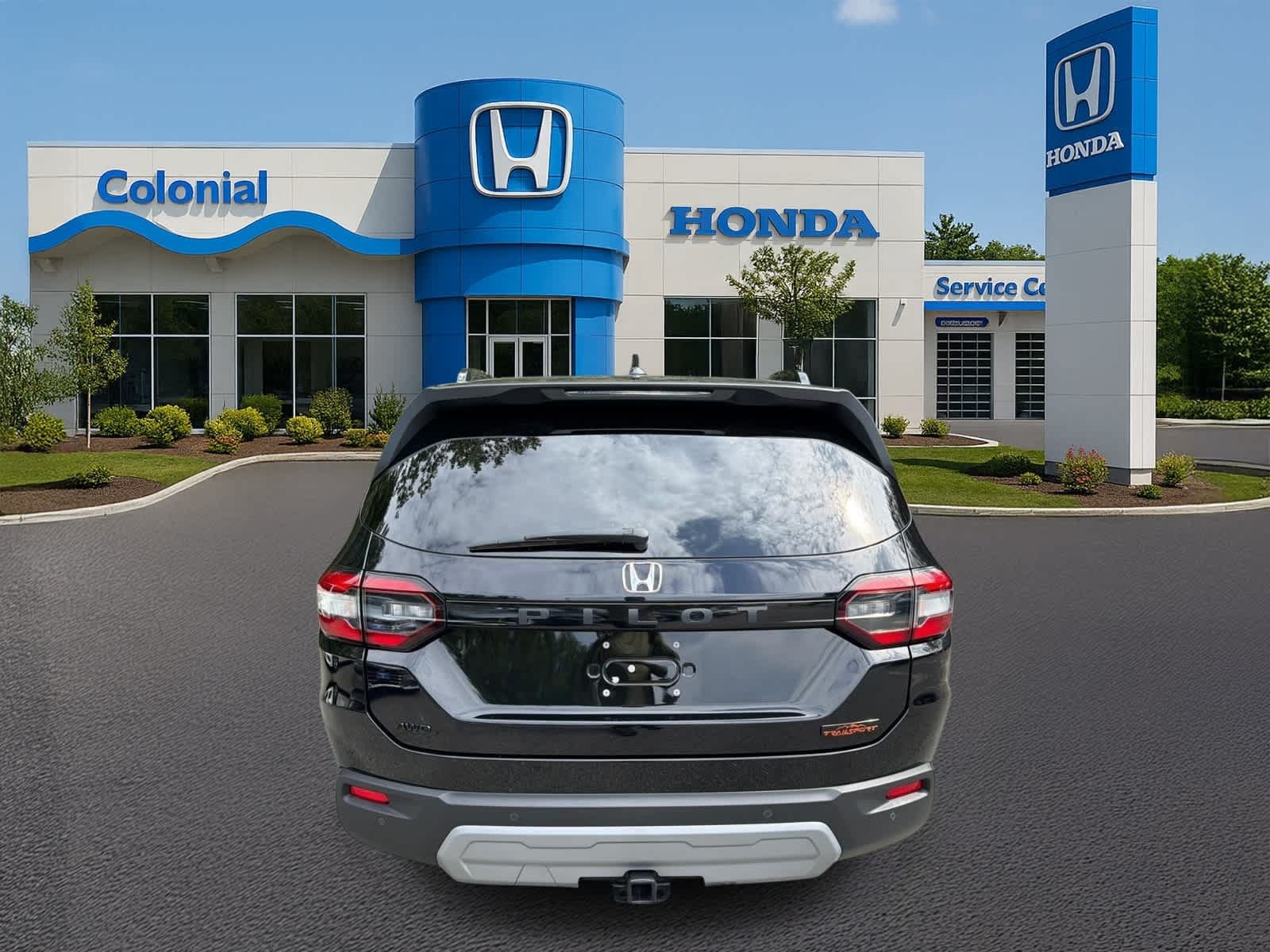 Used 2025 Honda Pilot TrailSport image 5