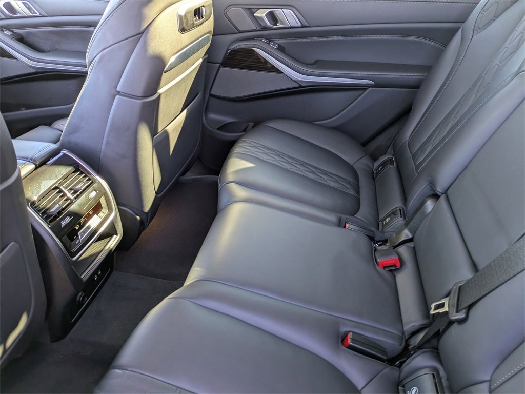 Used 2023 BMW X7 xDrive40i image 30