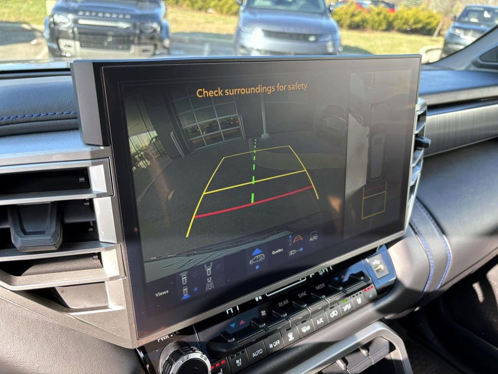 Used 2025 Toyota Sequoia Platinum image 20