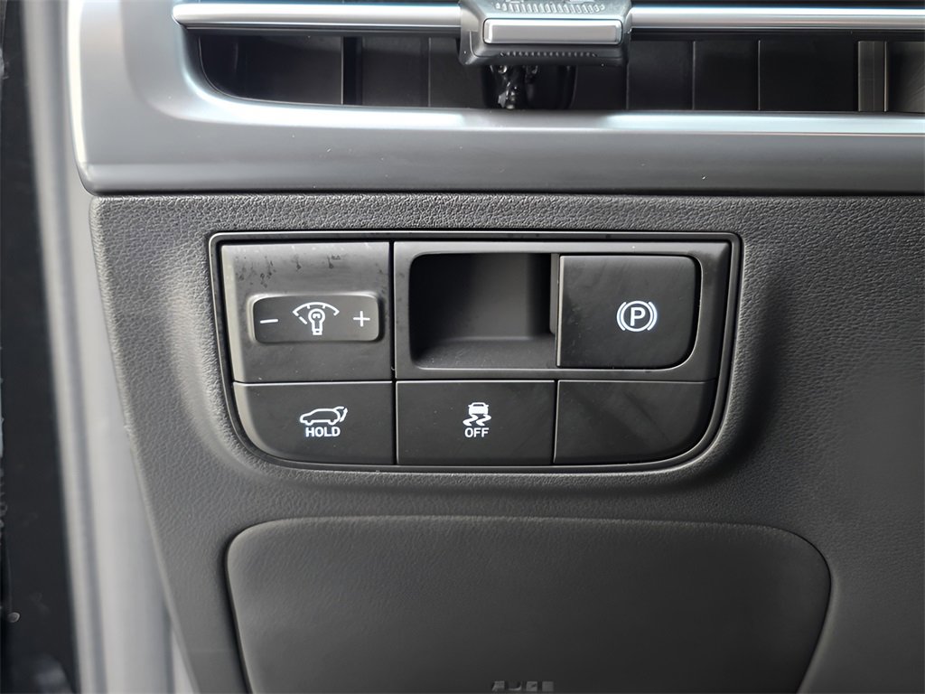 Certified 2025 Hyundai Tucson Limited image 25