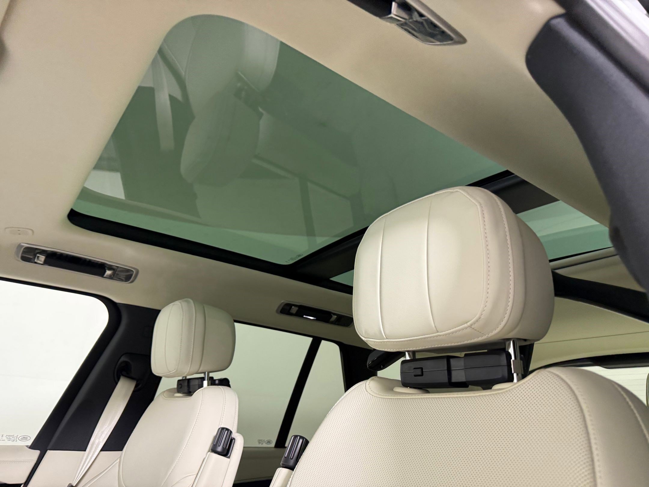 New 2026 Land Rover Range Rover SE AWD/4WD image 13