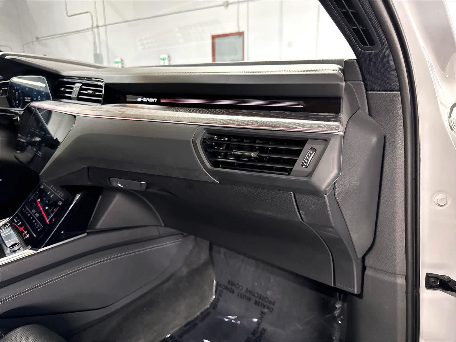 Used 2023 Audi e-tron Chronos w/ Chronos Package AWD/4WD image 17