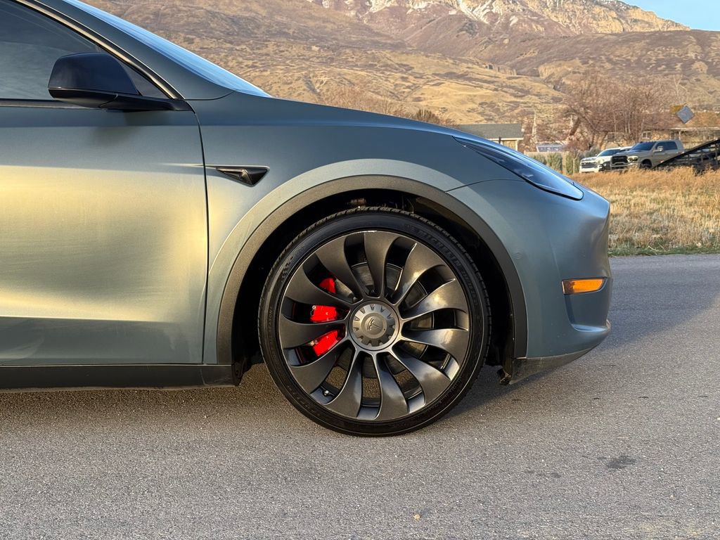Used 2022 Tesla Model Y Performance AWD/4WD image 3