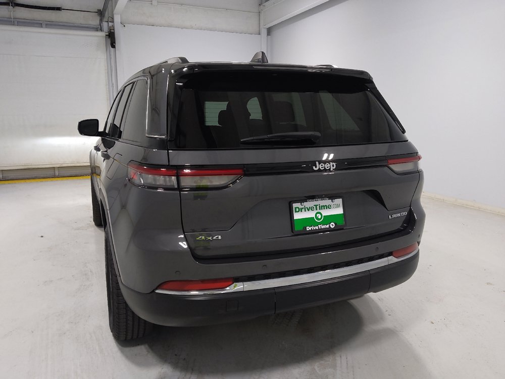 Used 2022 Jeep Grand Cherokee Laredo w/ Luxury Tech Group I AWD/4WD image 6