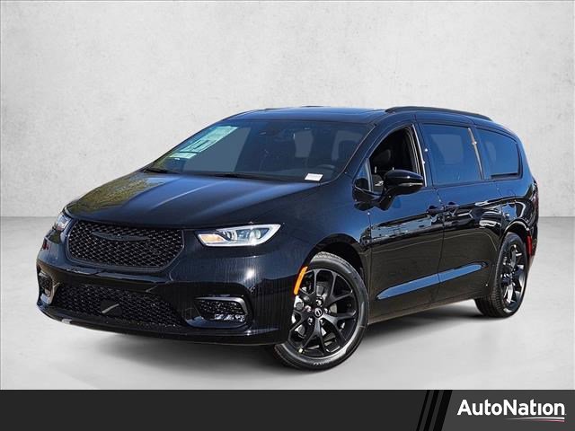 New 2026 Chrysler Pacifica Limited