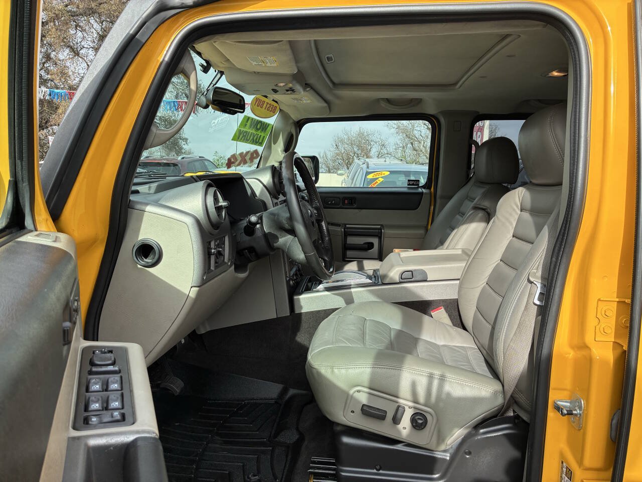 Used 2004 HUMMER H2 w/ Preferred Equipment Group AWD/4WD image 3