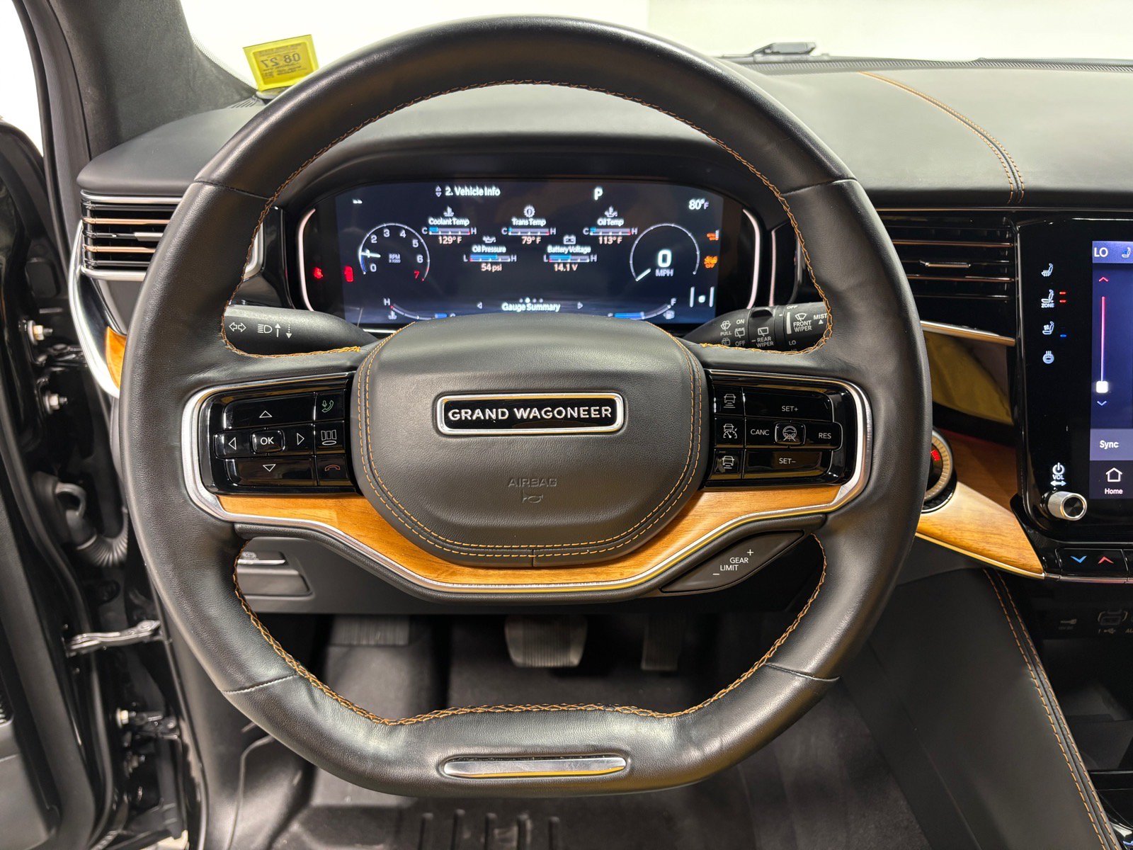 Used 2022 Jeep Grand Wagoneer Series III w/ Rear Seat Video Group 1 AWD/4WD image 18