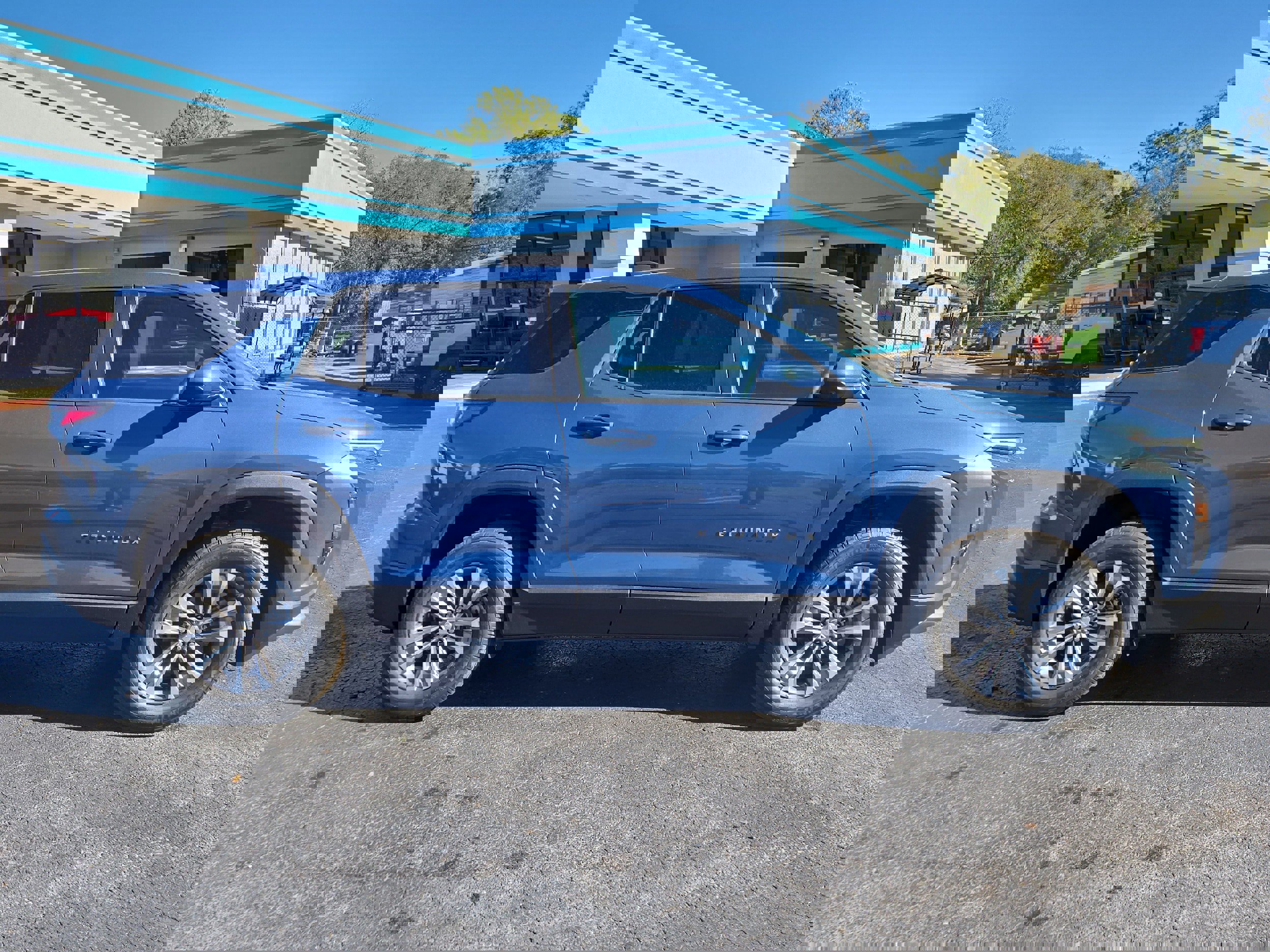 New 2026 Chevrolet Equinox LT w/ Convenience Package II image 3