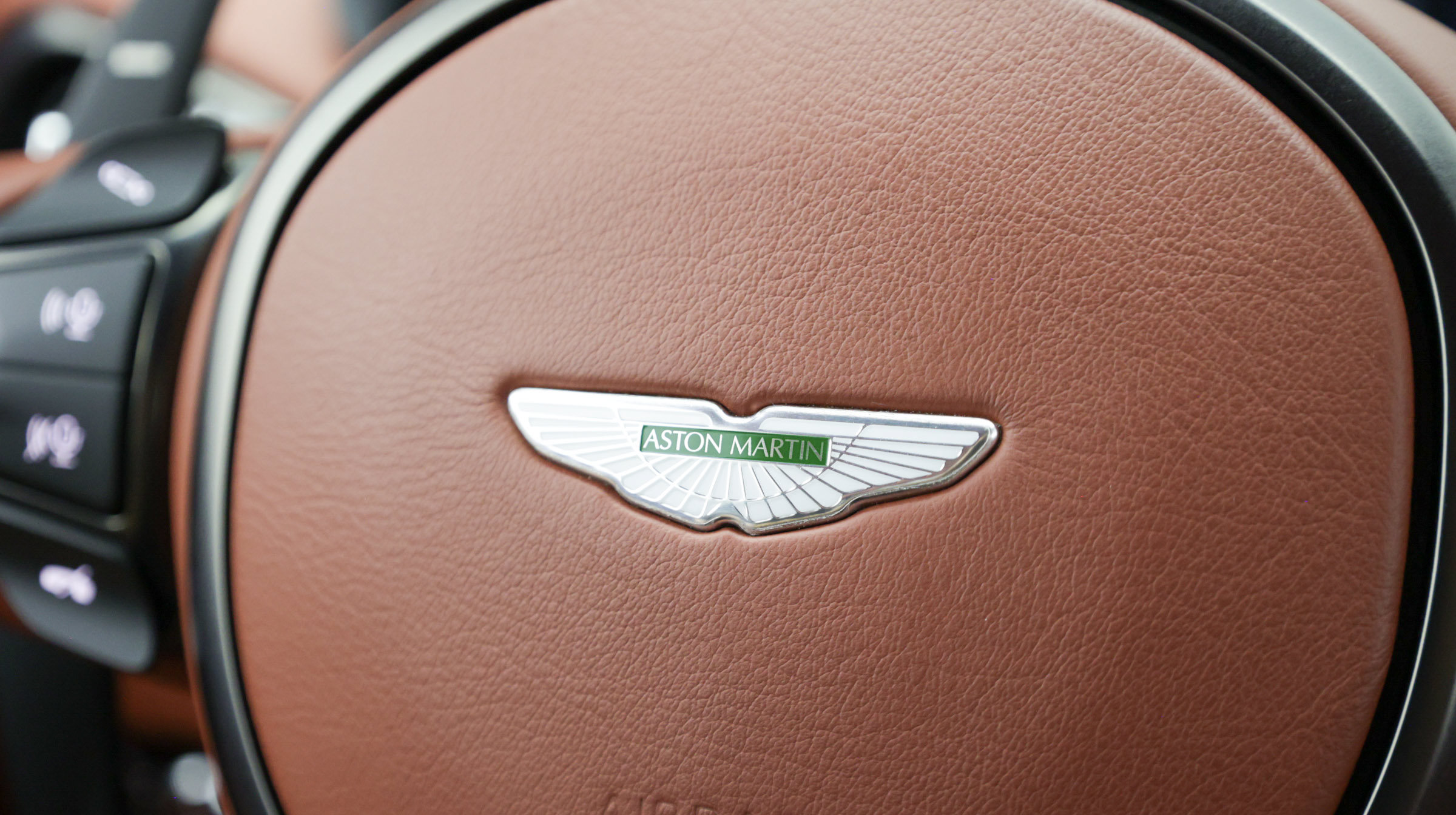Used 2019 Aston Martin DBS Superleggera RWD image 43