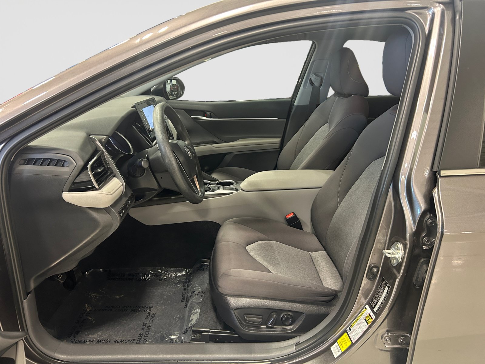 Used 2024 Toyota Camry LE FWD image 11