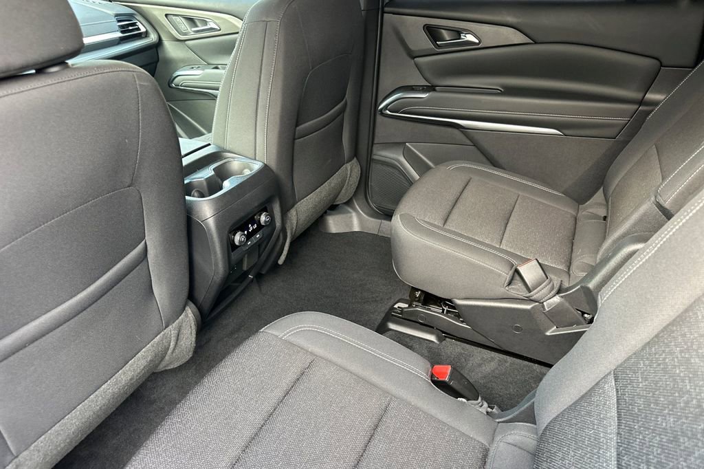 Used 2024 Chevrolet Traverse LT image 13