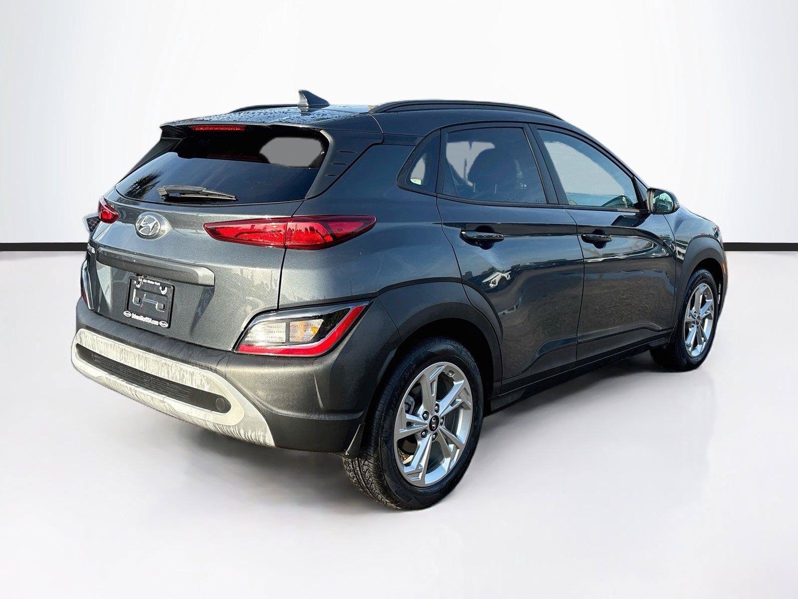 Used 2022 Hyundai Kona SEL w/ Cargo Package FWD image 7