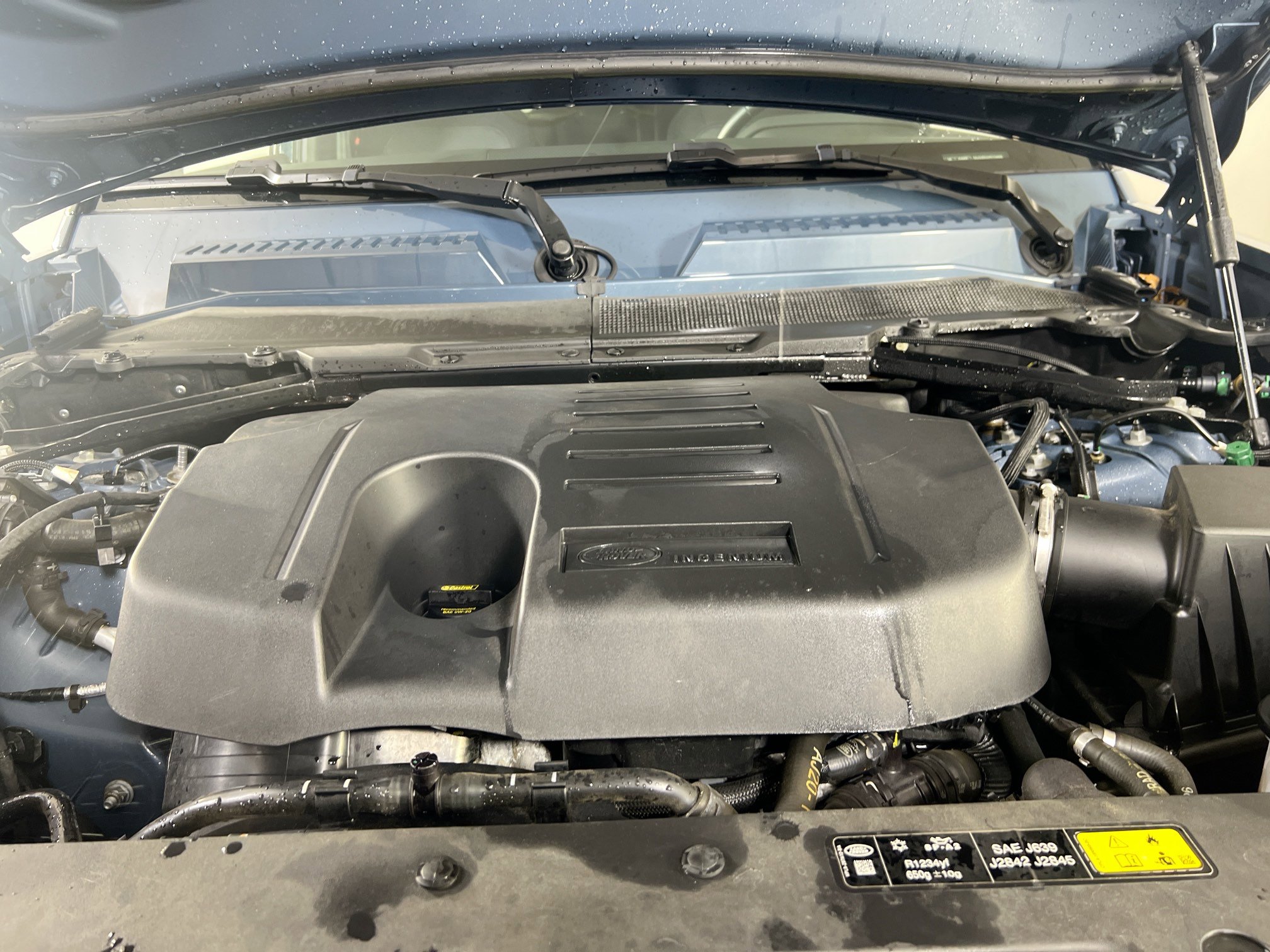 Used 2023 Land Rover Defender 110 X-Dynamic SE image 32