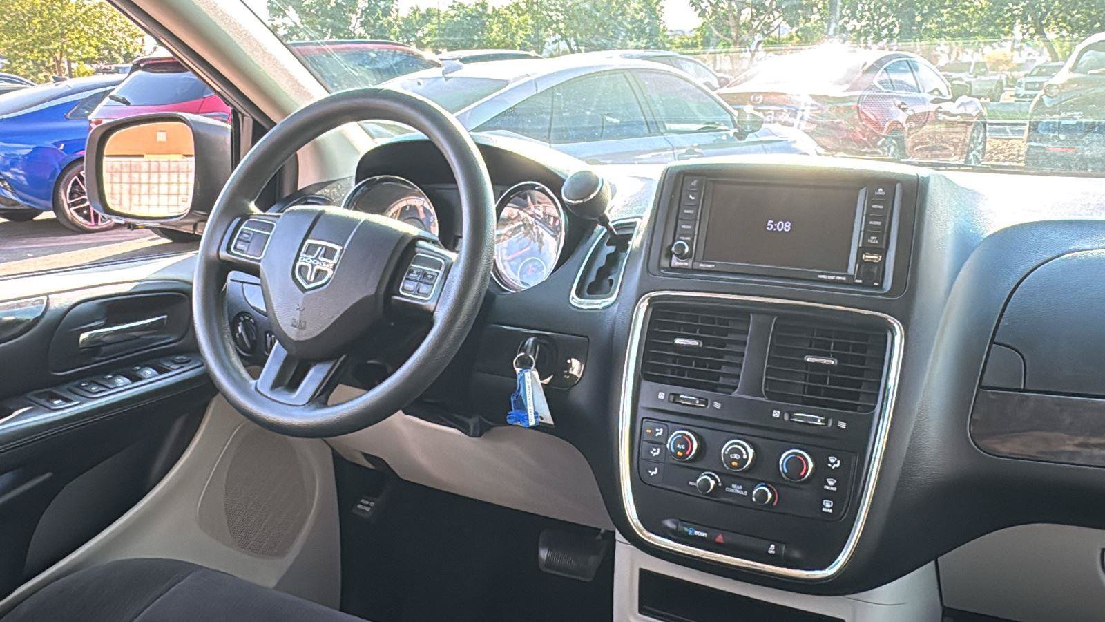Used 2019 Dodge Grand Caravan SE FWD image 7