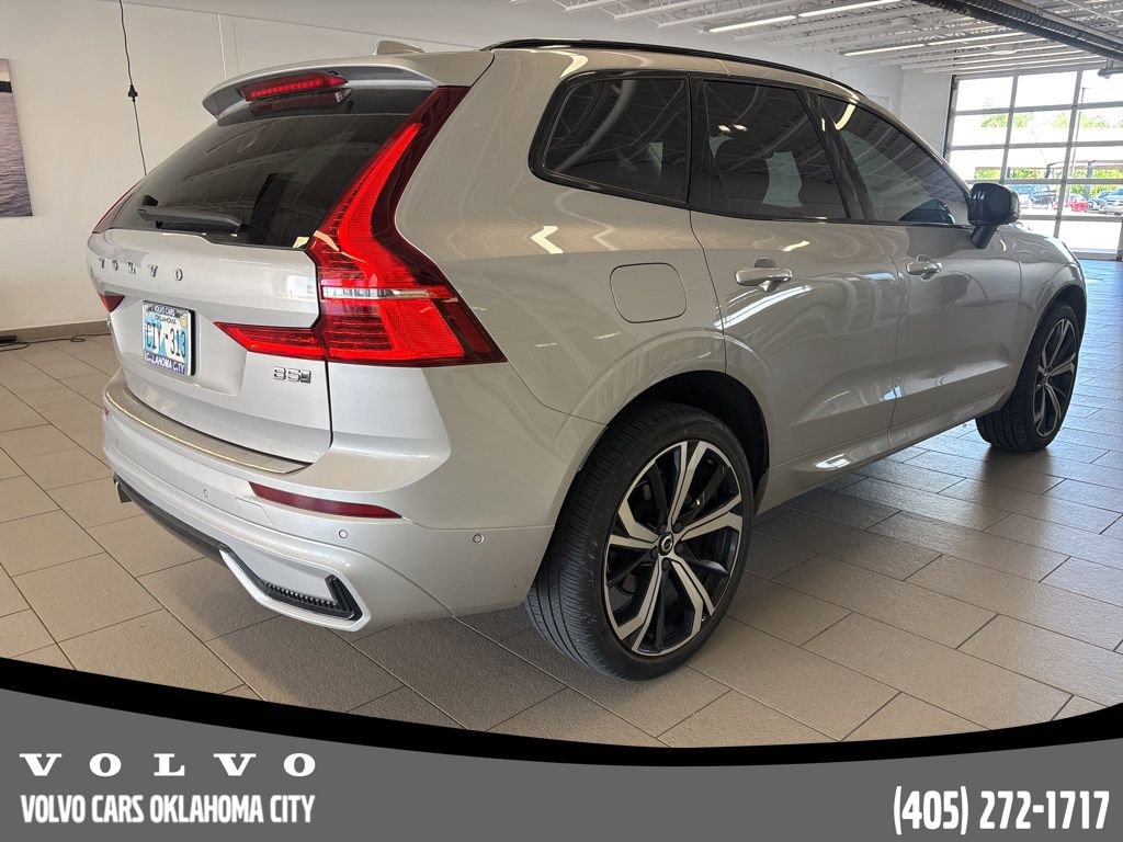 Used 2024 Volvo XC60 B5 Ultimate w/ Protection Package Premier AWD/4WD image 3