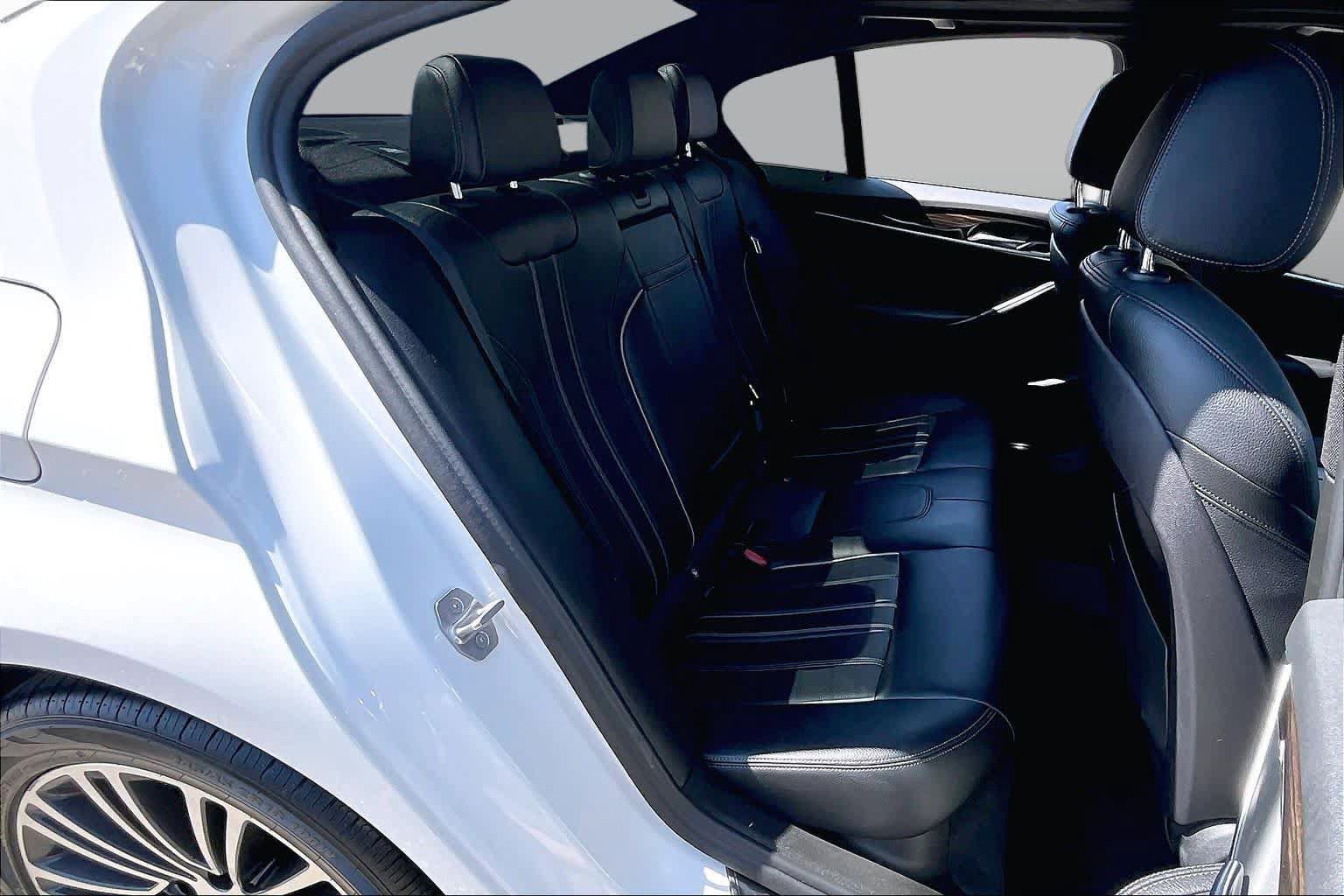 Used 2018 BMW 530i w/ Premium Package RWD image 19