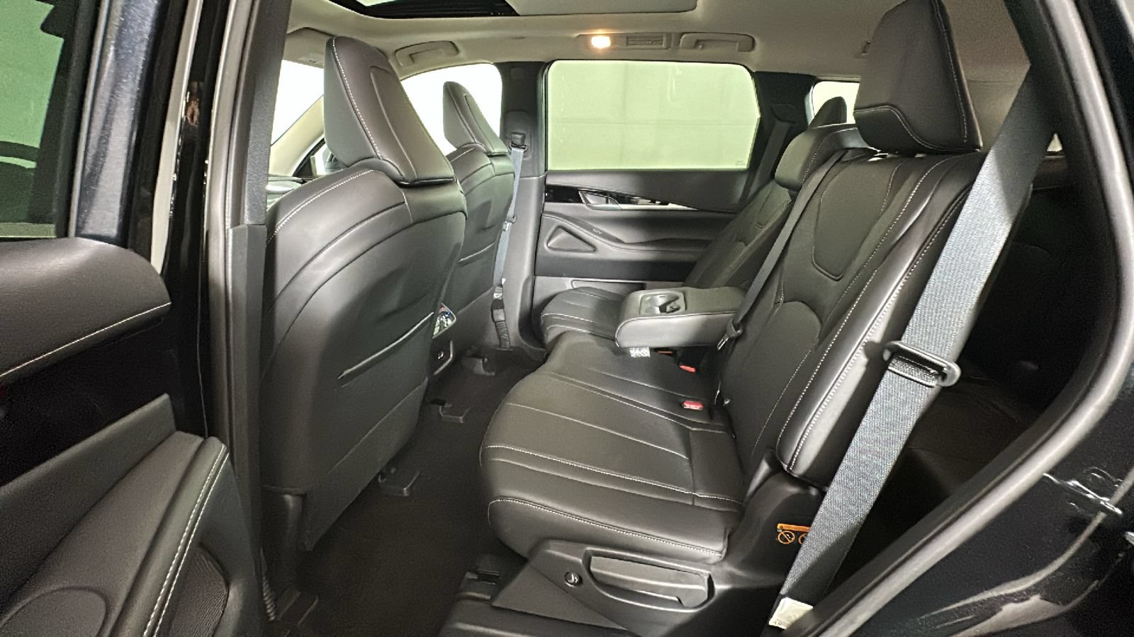 Used 2025 INFINITI QX60 Pure AWD/4WD image 30