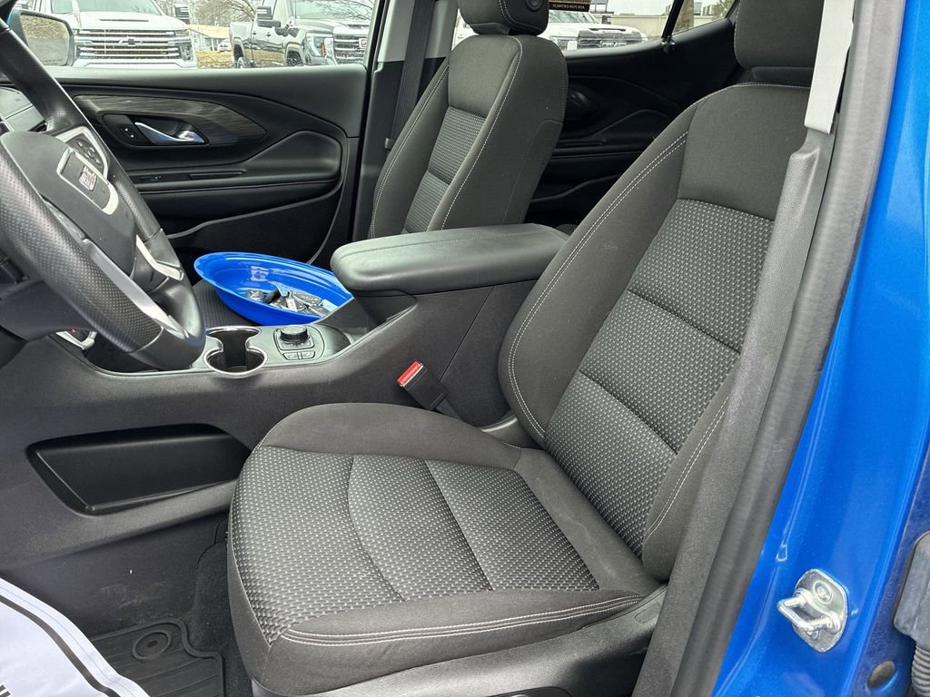 Used 2024 GMC Terrain SLE w/ Driver Convenience Package AWD/4WD image 11