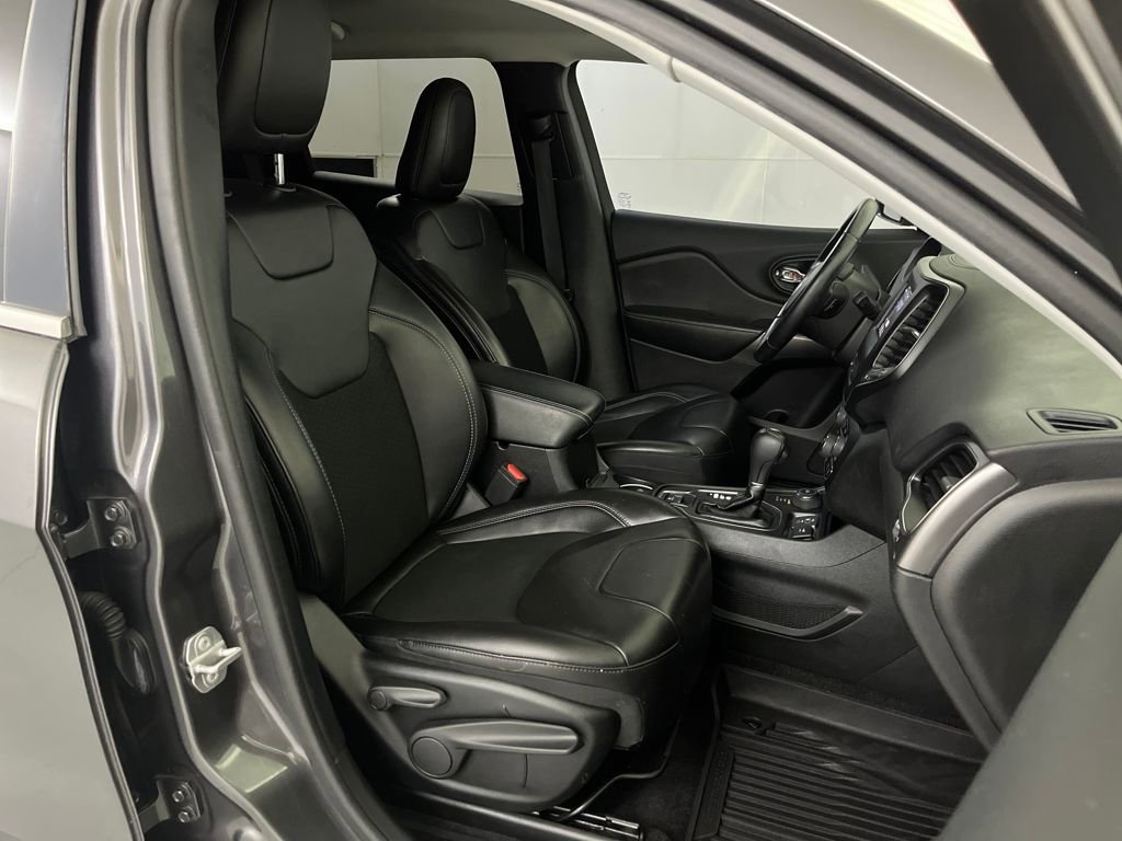 Used 2019 Jeep Cherokee Latitude Plus image 22