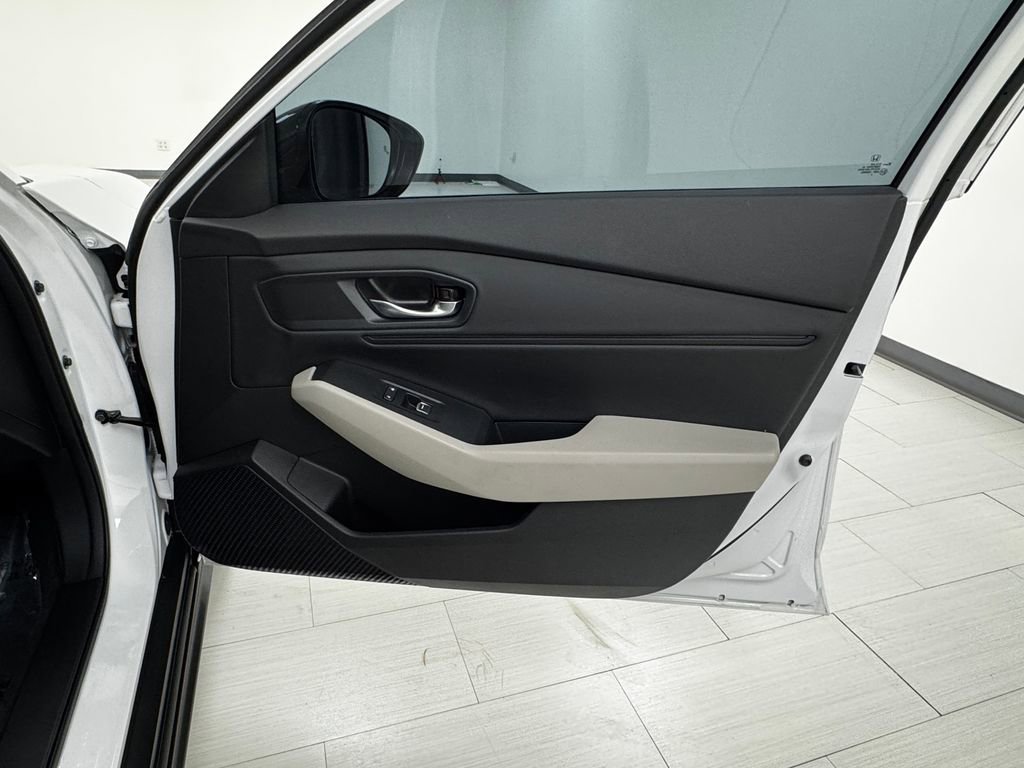 Used 2025 Honda Accord SE image 13