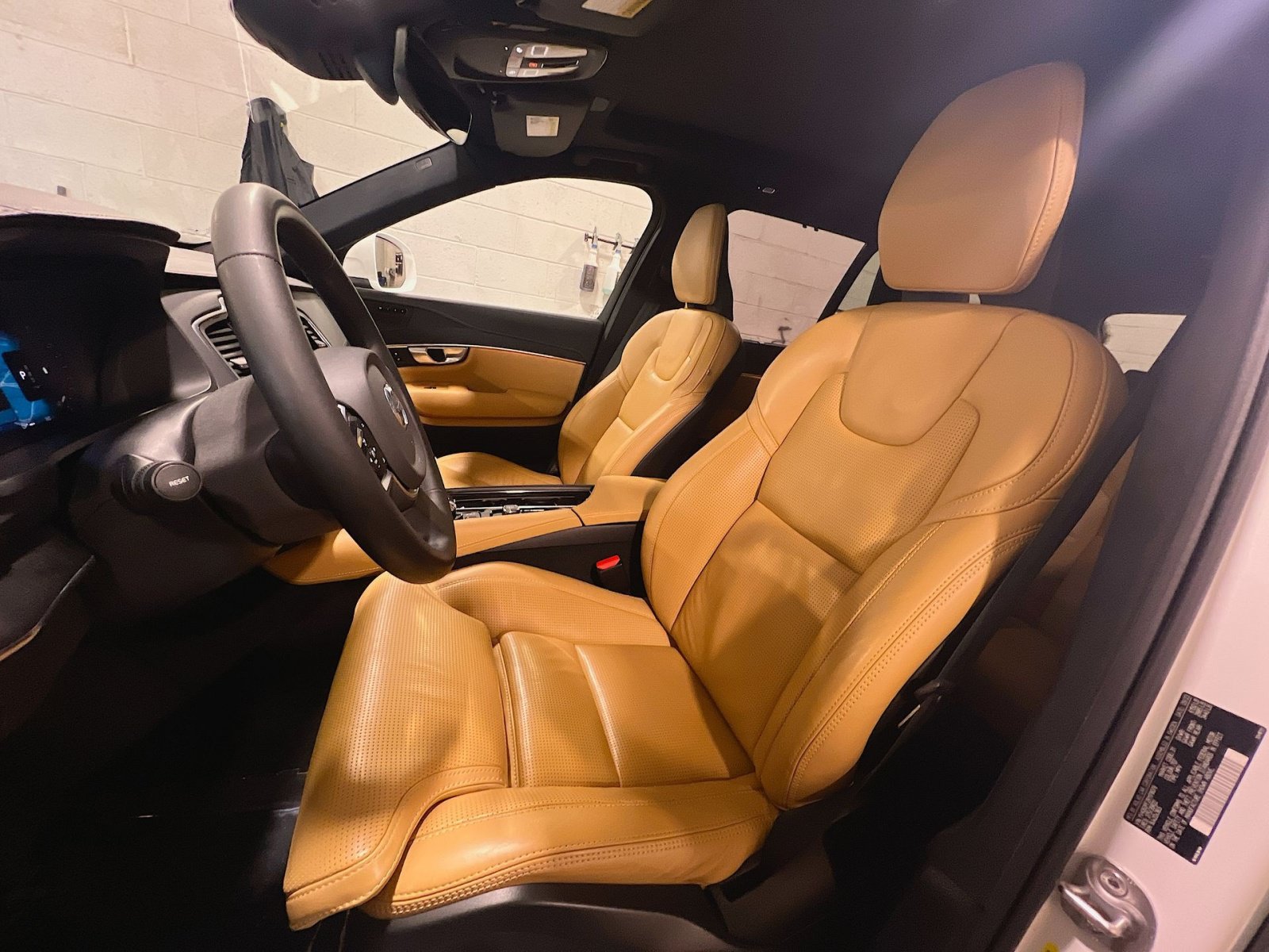 Used 2024 Volvo XC90 B6 Ultimate w/ Lounge Package AWD/4WD image 13