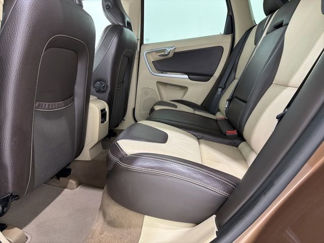Used 2010 Volvo XC60 T6 AWD/4WD image 17
