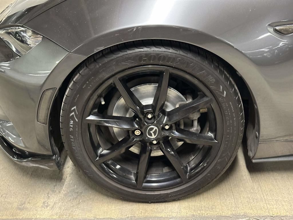 Used 2020 MAZDA MX-5 Miata RF Club RWD image 10