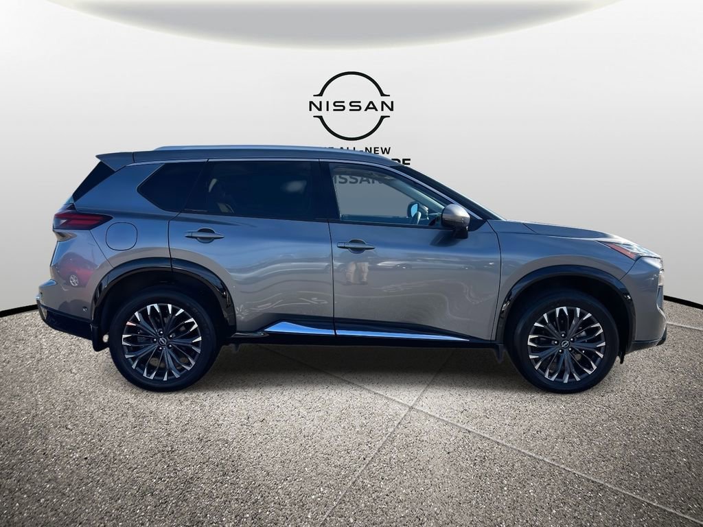 Used 2024 Nissan Rogue Platinum image 5