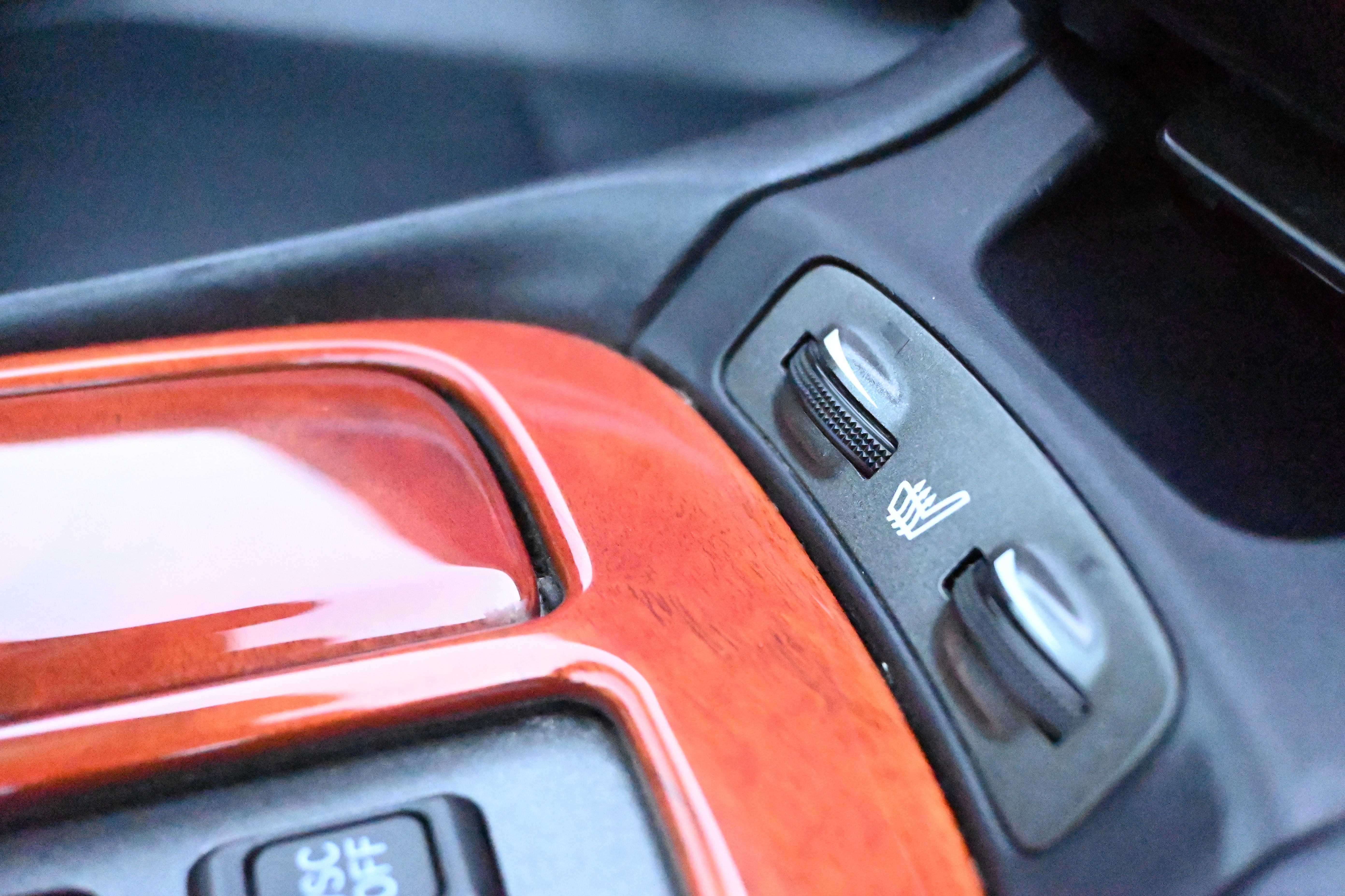 Used 2005 Lexus SC 430 Convertible image 60