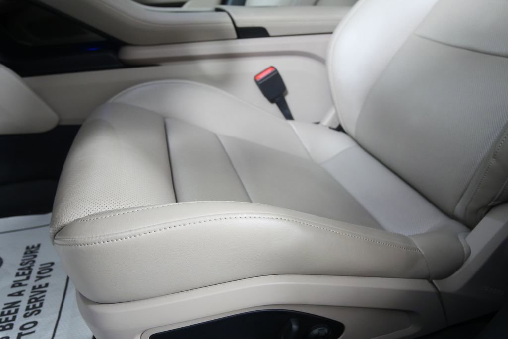 Used 2022 Porsche Taycan image 13