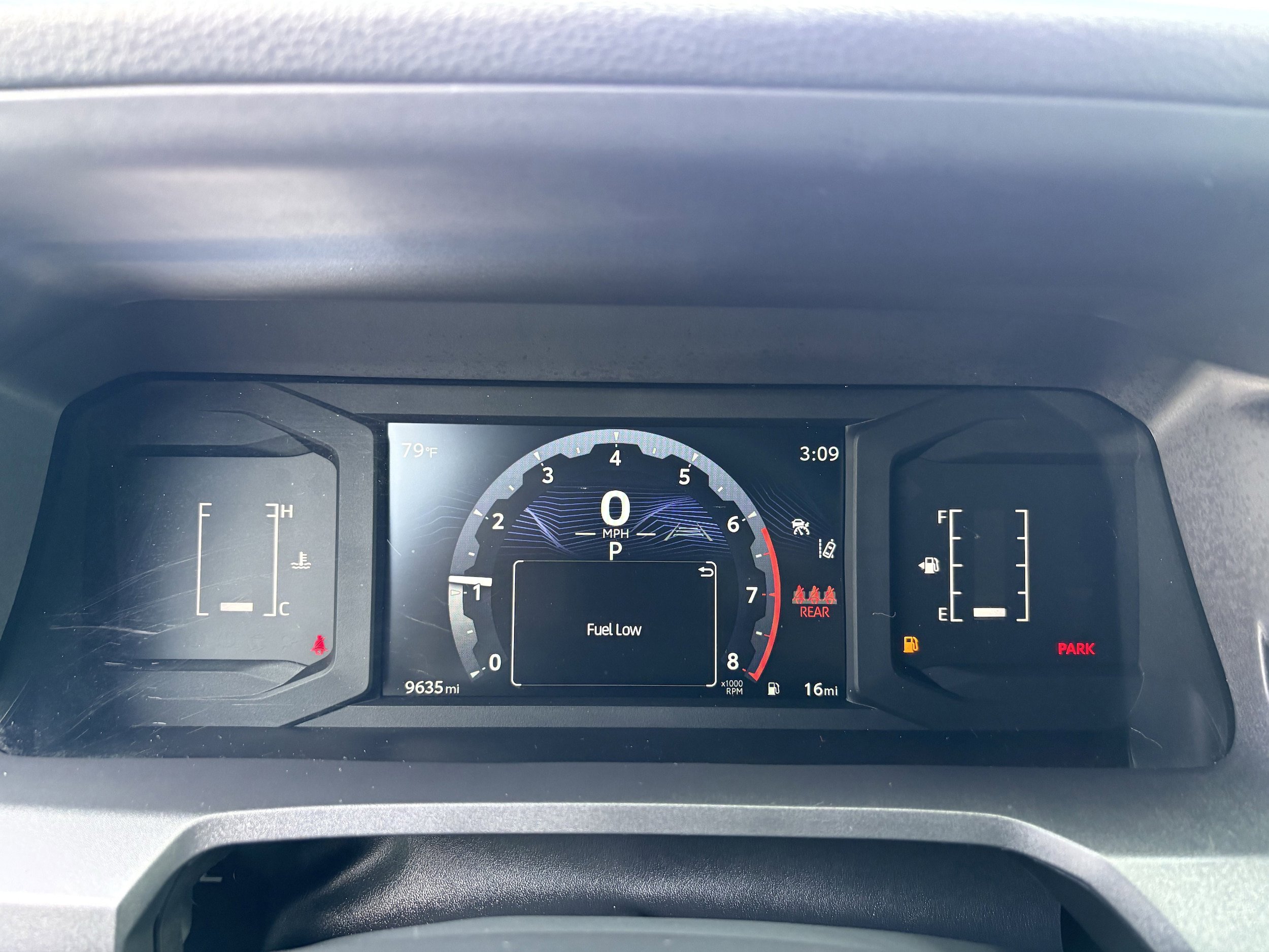 Used 2025 Toyota Tacoma SR5 AWD/4WD image 14