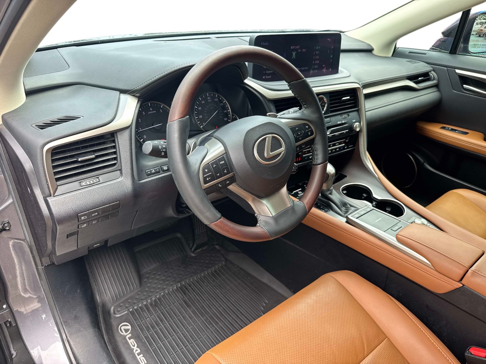 Certified 2022 Lexus RX 350 FWD w/ Premium Package image 23
