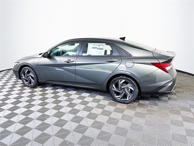New 2025 Hyundai Elantra SEL image 5