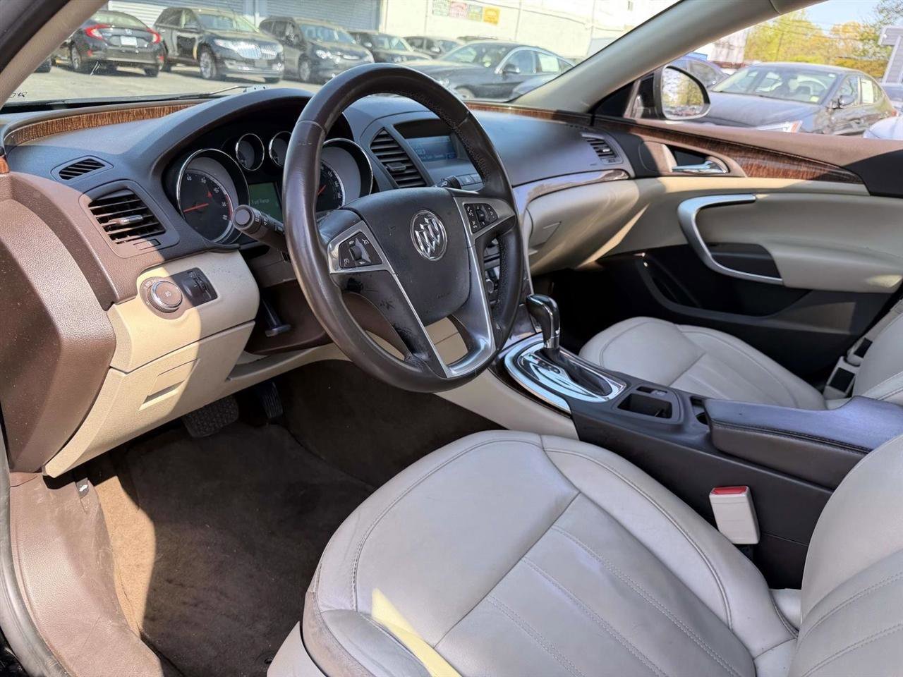 Used 2012 Buick Regal Leather FWD image 9