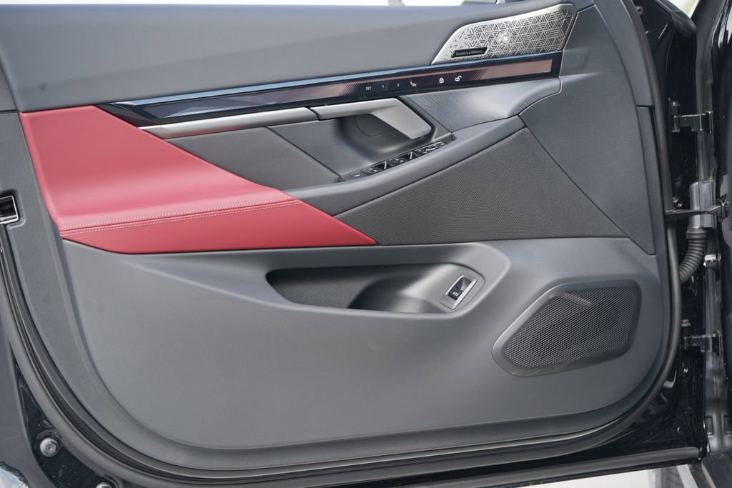 Used 2026 BMW i5 eDrive40 image 10