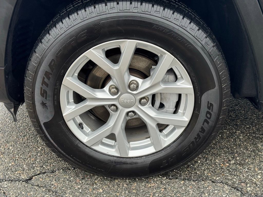 Used 2023 Jeep Grand Cherokee Limited image 10