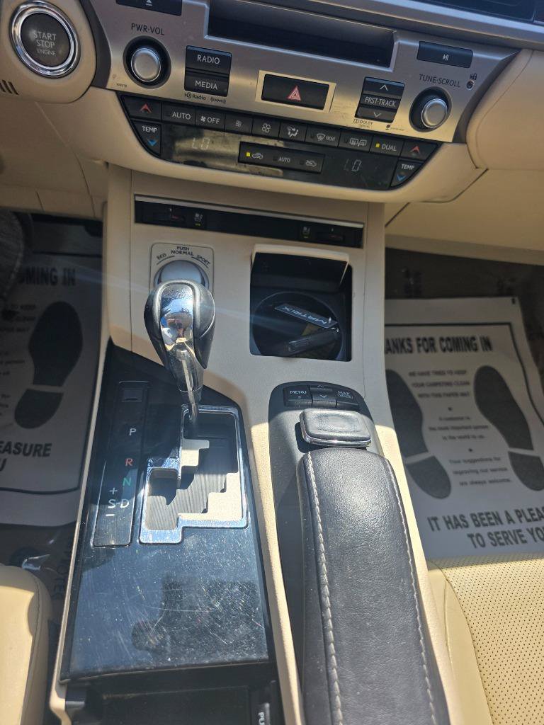 Used 2013 Lexus ES 350 w/ Luxury Pkg FWD image 18