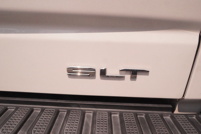 Used 2022 GMC Sierra 1500 SLT w/ SLT Premium Plus Package AWD/4WD image 41