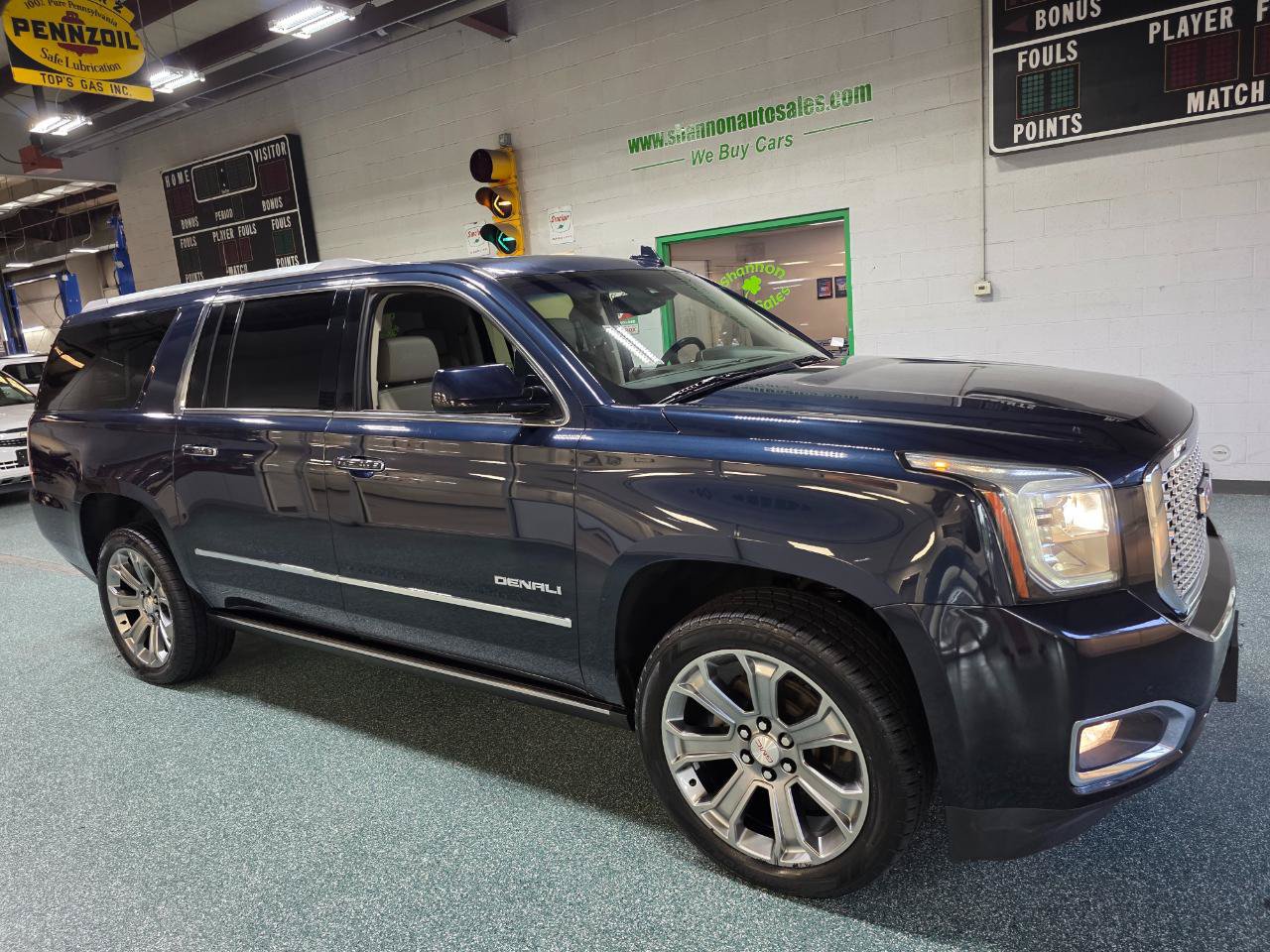 Used 2017 GMC Yukon XL Denali w/ Open Road Package AWD/4WD image 4