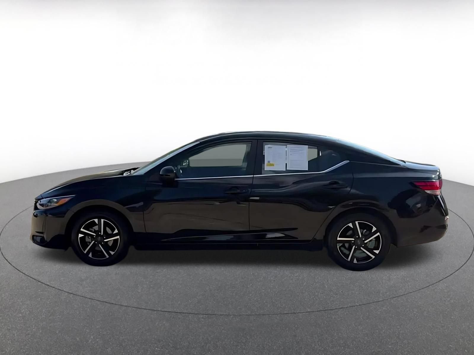 Used 2025 Nissan Sentra SV FWD image 9