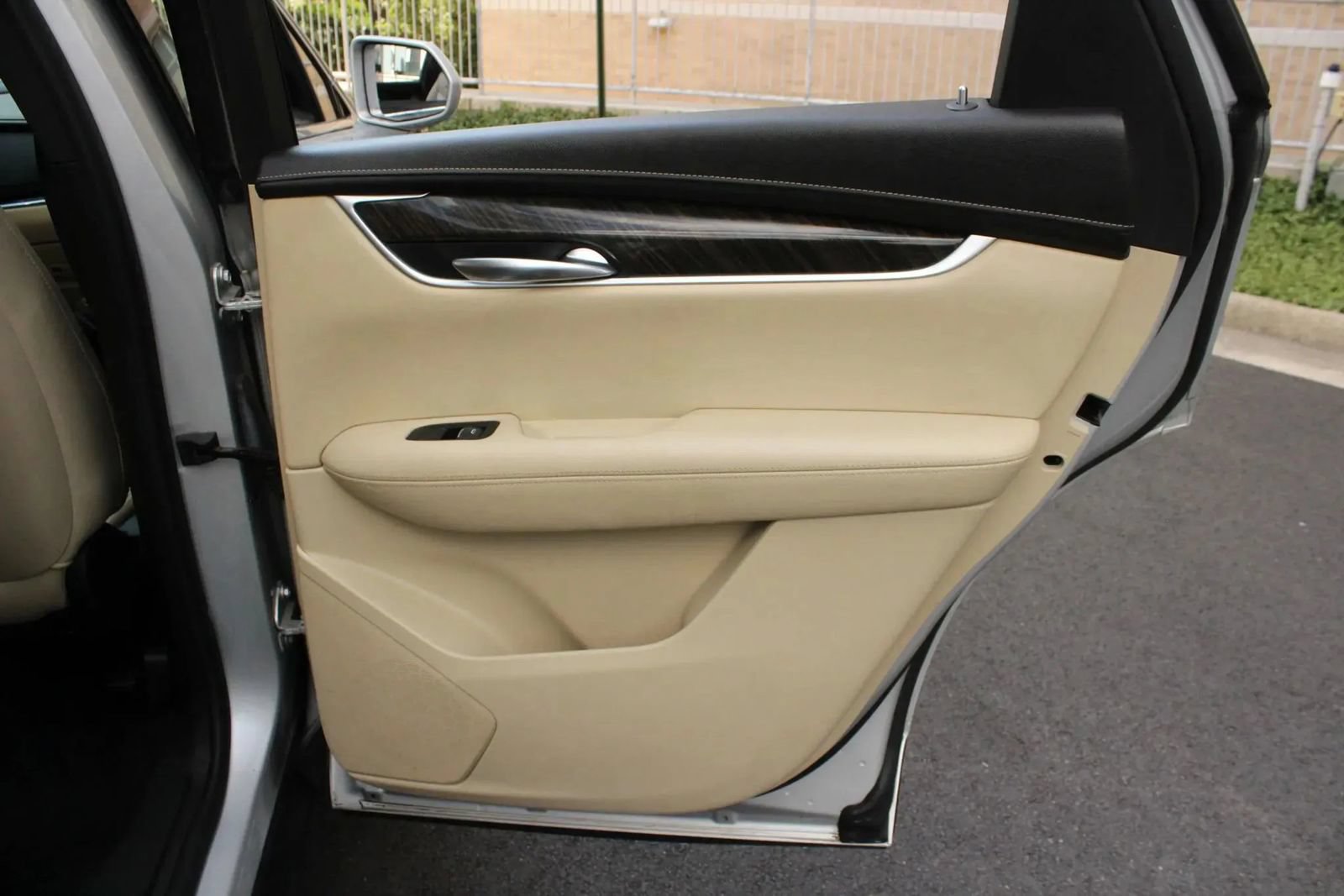 Used 2018 Cadillac XT5 AWD image 27